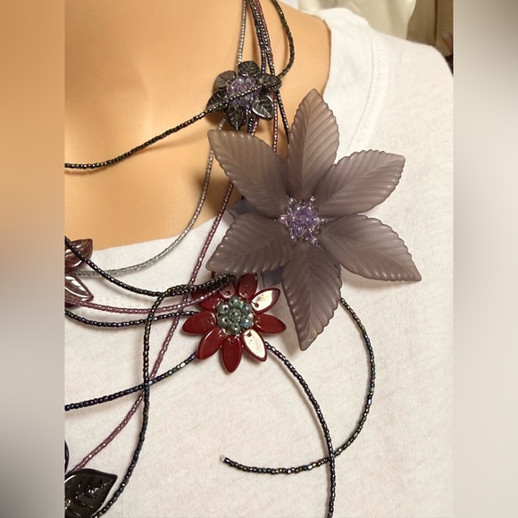Floral Multi-Color Necklace - Picture 7 of 16